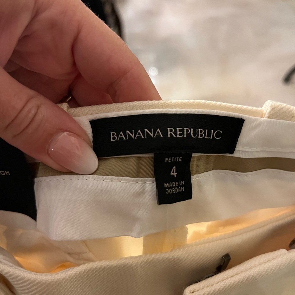 NEW W/ TAGS Banana Republic Lido Straight Italian Wool Pant size 4P, Cream Color - Picture 3 of 14
